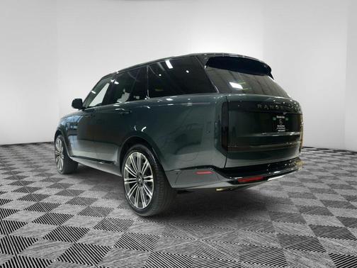 2023 Land Rover Range Rover P530 SE