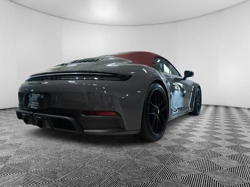 2025 Porsche 911 Carrera GTS