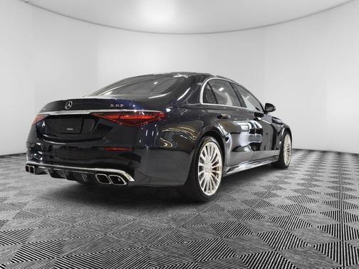 2025 Mercedes-Benz AMG S 63 E Base