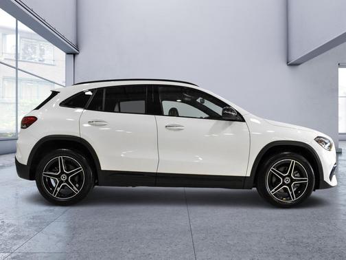 Polar White 2021 Mercedes-Benz GLA 250 Base 4MATIC