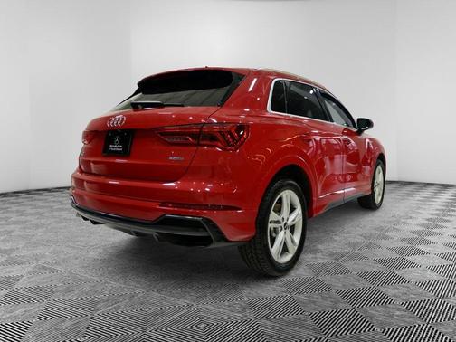 2022 Audi Q3 45 S line Premium
