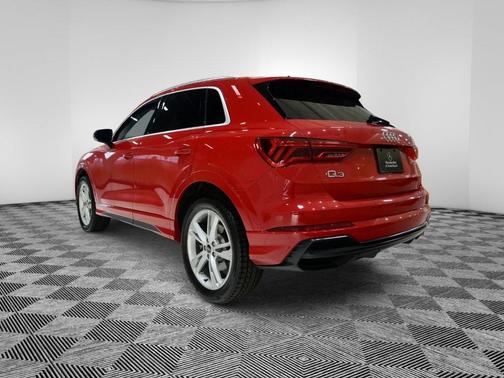 2022 Audi Q3 45 S line Premium