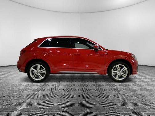 2022 Audi Q3 45 S line Premium