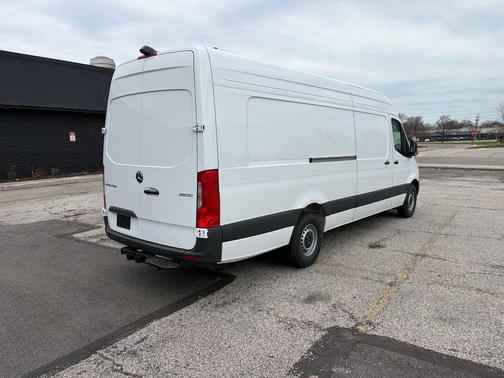 Arctic White 2026 Mercedes-Benz Sprinter 2500 170 WB High Roof Extended Cargo