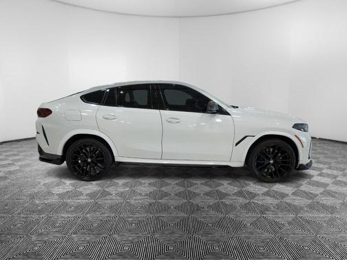 2024 BMW X6 M60i