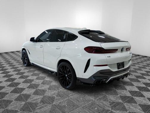 2024 BMW X6 M60i