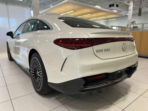 Diamond White 2022 Mercedes-Benz EQS 580 Base 4MATIC