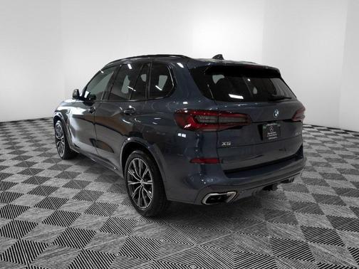2022 BMW X5 M50i