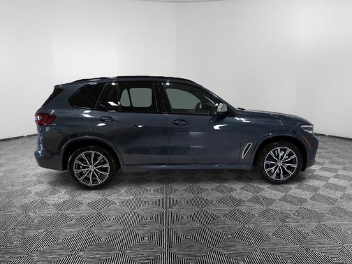 2022 BMW X5 M50i