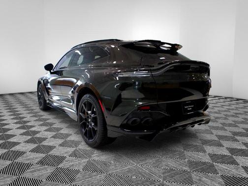 2023 Aston Martin DBX 707
