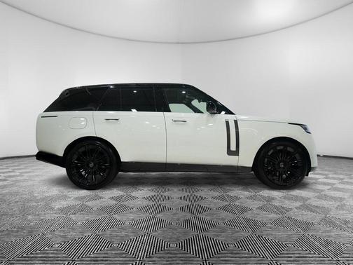 2025 Land Rover Range Rover P400 SE