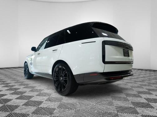 2025 Land Rover Range Rover P400 SE