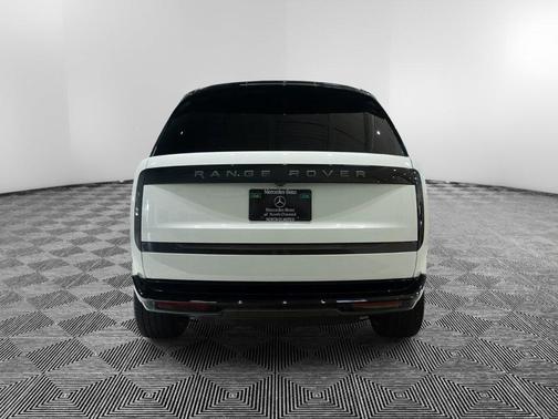 2025 Land Rover Range Rover P400 SE