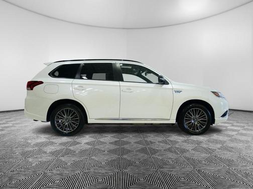 2022 Mitsubishi Outlander PHEV GT