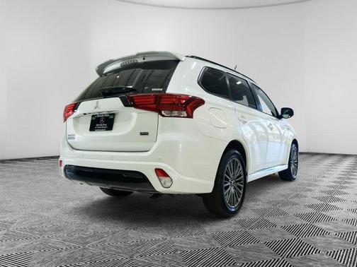 2022 Mitsubishi Outlander PHEV GT