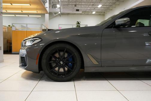Bernina Gray Amber Effect Metallic 2022 BMW M550 i xDrive