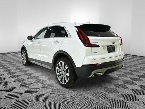 2022 Cadillac XT4 Premium Luxury