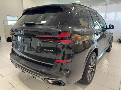 Black Sapphire Metallic 2025 BMW X5 xDrive40i