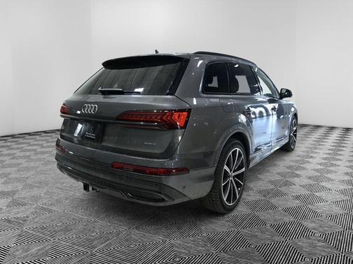 2022 Audi Q7 55 Prestige
