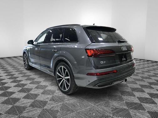 2022 Audi Q7 55 Prestige