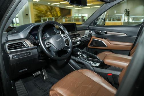 Black 2022 Kia Telluride SX