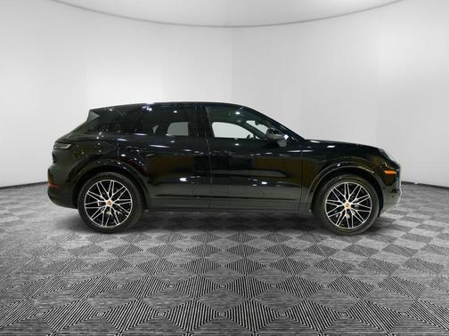 2025 Porsche Cayenne Base