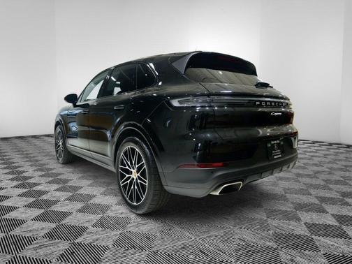 2025 Porsche Cayenne Base