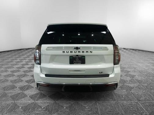 2023 Chevrolet Suburban LT