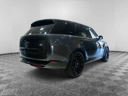 2023 Land Rover Range Rover P530 SE
