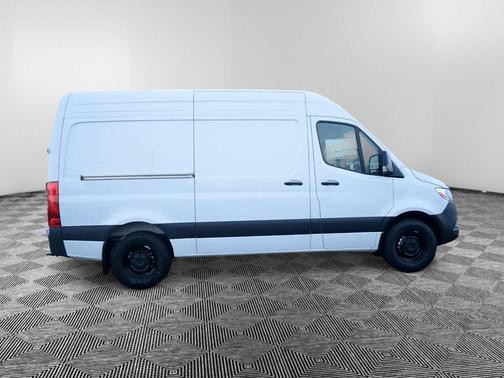 2025 Mercedes-Benz Sprinter 2500 Standard Roof