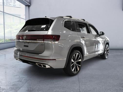 Silver Bird Metallic 2024 Volkswagen Atlas 2.0T SEL Premium R-Line