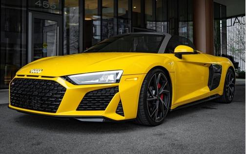 Vegas Yellow w/ Black Roof 2023 Audi R8 5.2 V10 performance