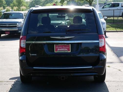 2013 Chrysler Town & Country Touring