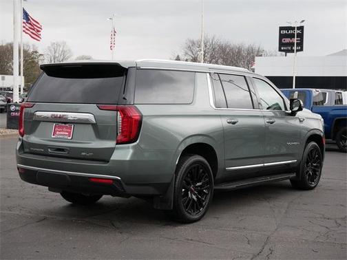 2023 GMC Yukon XL SLT