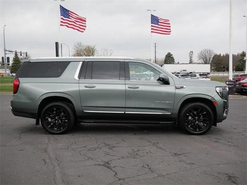 2023 GMC Yukon XL SLT