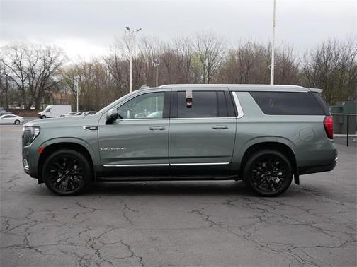 2023 GMC Yukon XL SLT