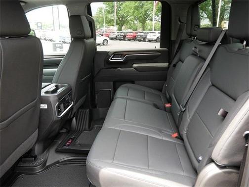 2025 GMC Sierra 2500 SLT