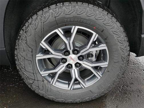 2025 GMC Acadia AT4