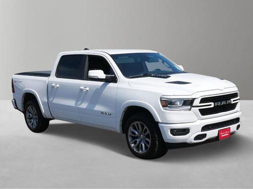 Bright White Clearcoat 2020 RAM 1500 Laramie