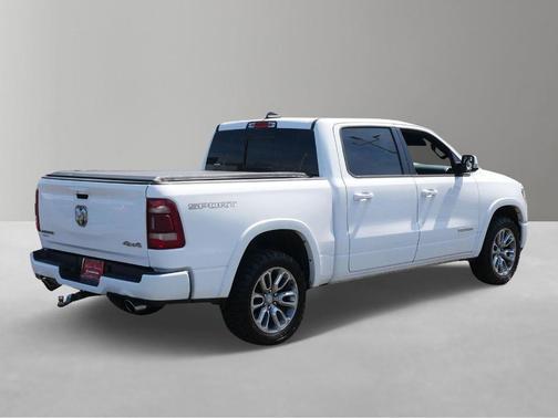 Bright White Clearcoat 2020 RAM 1500 Laramie