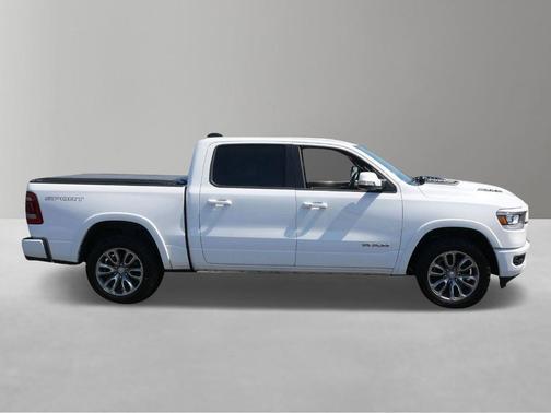 Bright White Clearcoat 2020 RAM 1500 Laramie
