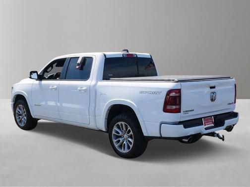 Bright White Clearcoat 2020 RAM 1500 Laramie