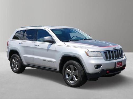 Bright Silver Metallic 2013 Jeep Grand Cherokee Laredo