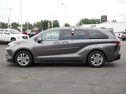 2024 Toyota Sienna Limited