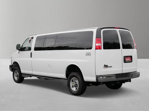 2024 Chevrolet Express 3500 LT