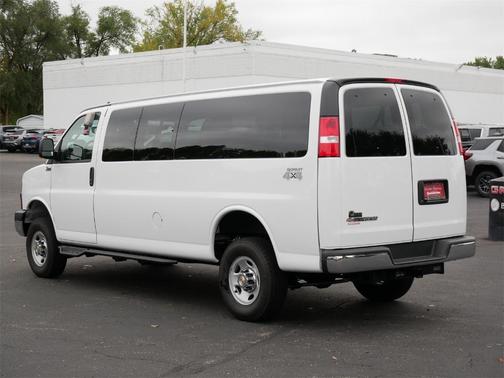 2024 Chevrolet Express 3500 LT