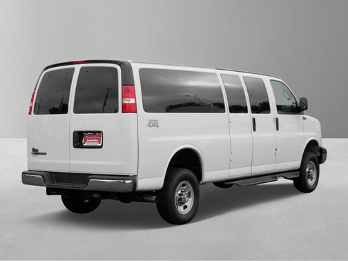 2024 Chevrolet Express 3500 LT