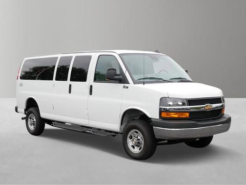 2024 Chevrolet Express 3500 LT
