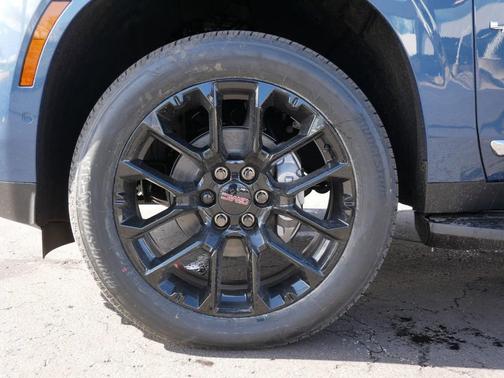 Metallic 2026 GMC Yukon XL Elevation