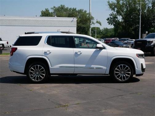 2022 GMC Acadia Denali